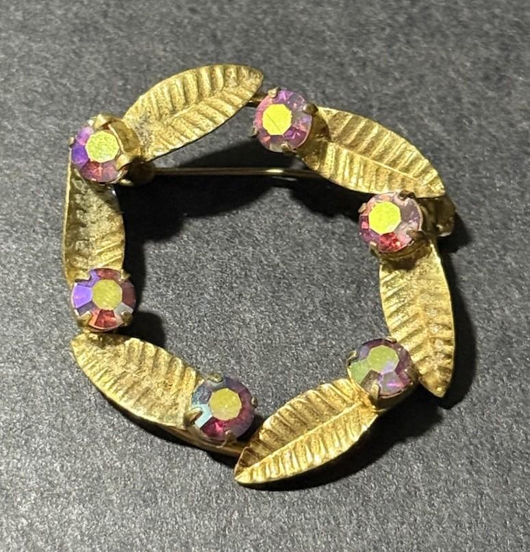 Gold Tone Leaf Wreath Purple Aurora Borealis Rhinestone Brooch Pin